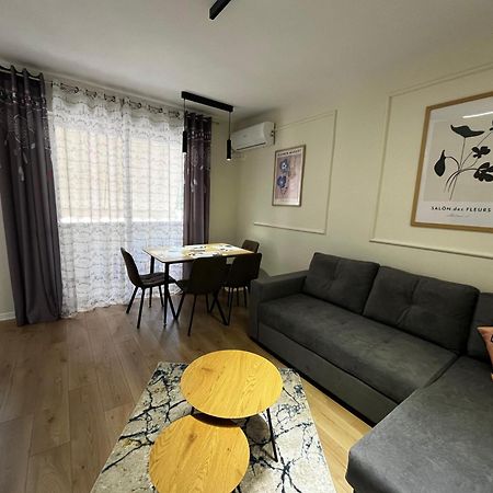 Charming Comfort Apartment Tiranë Ngoại thất bức ảnh