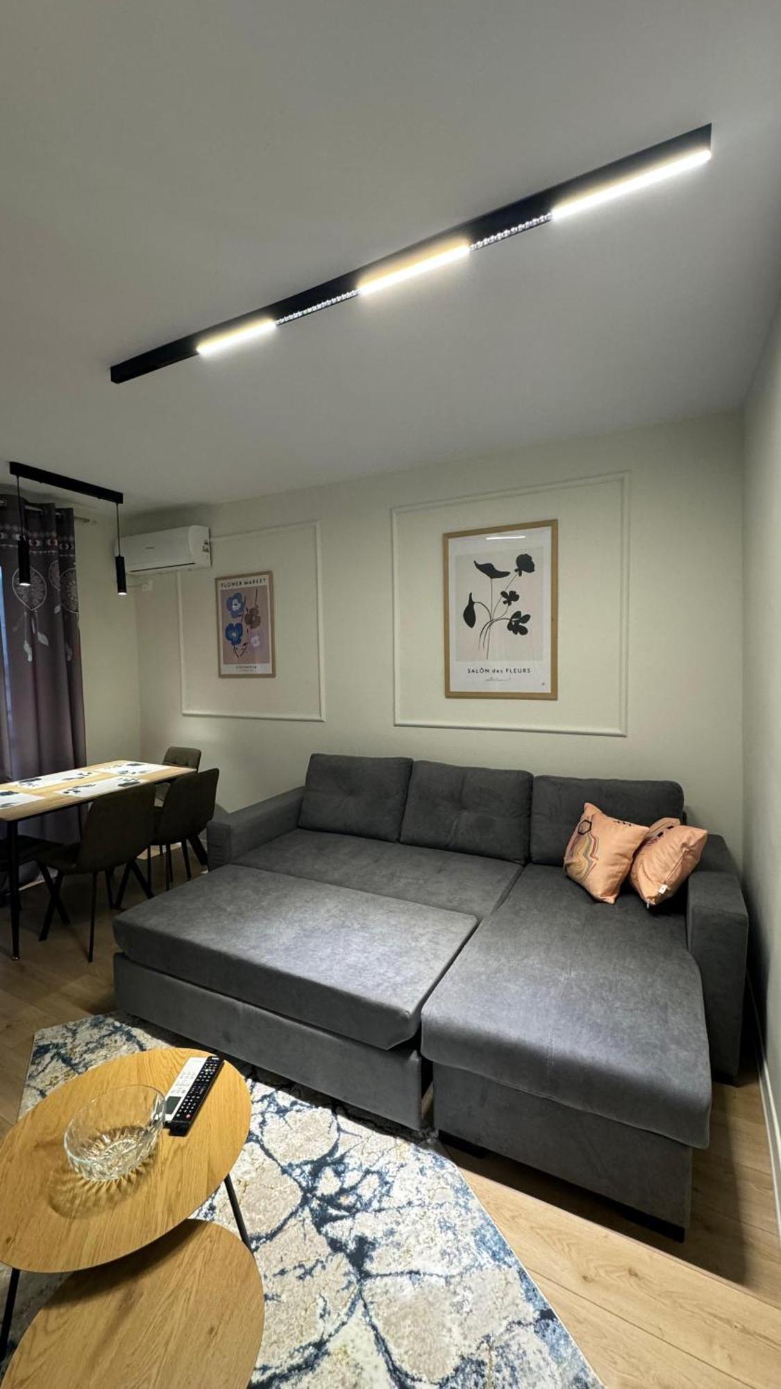 Charming Comfort Apartment Tiranë Ngoại thất bức ảnh