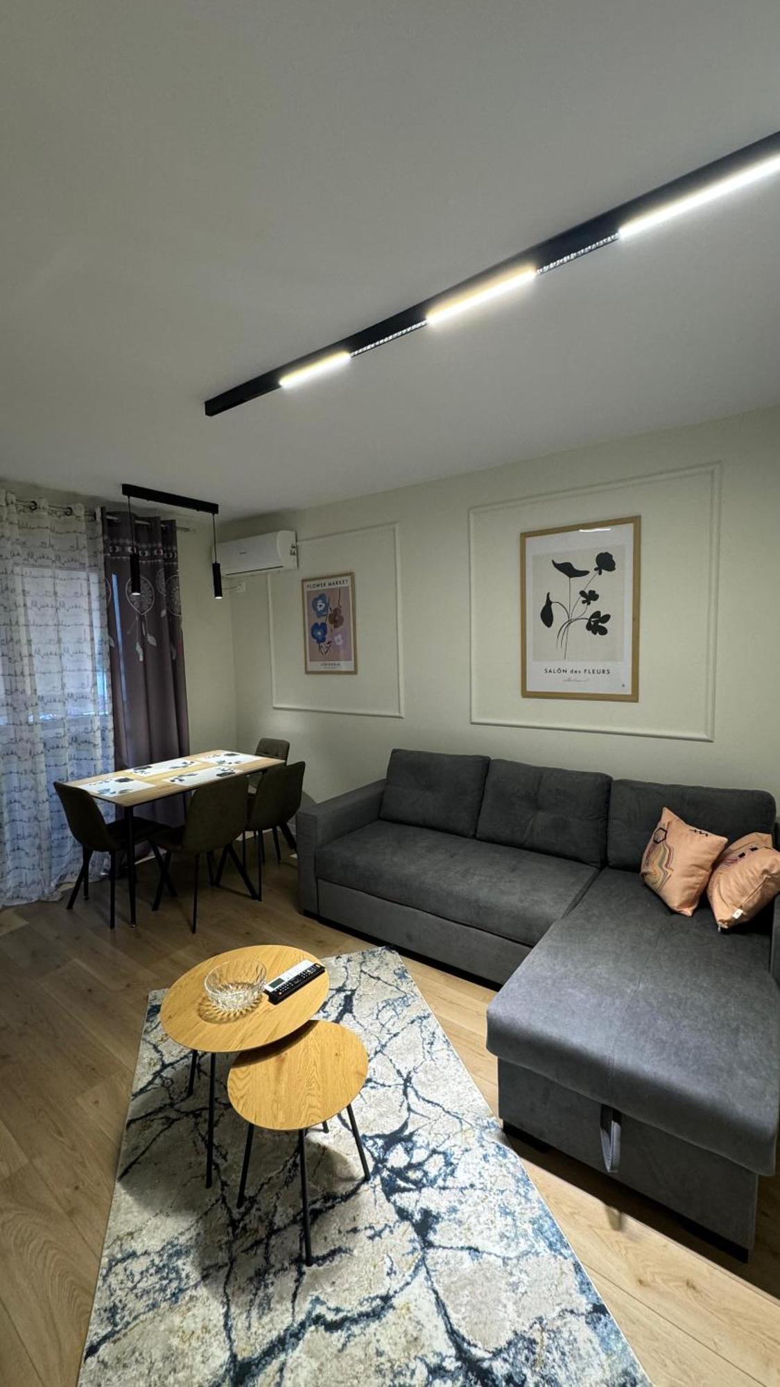 Charming Comfort Apartment Tiranë Ngoại thất bức ảnh