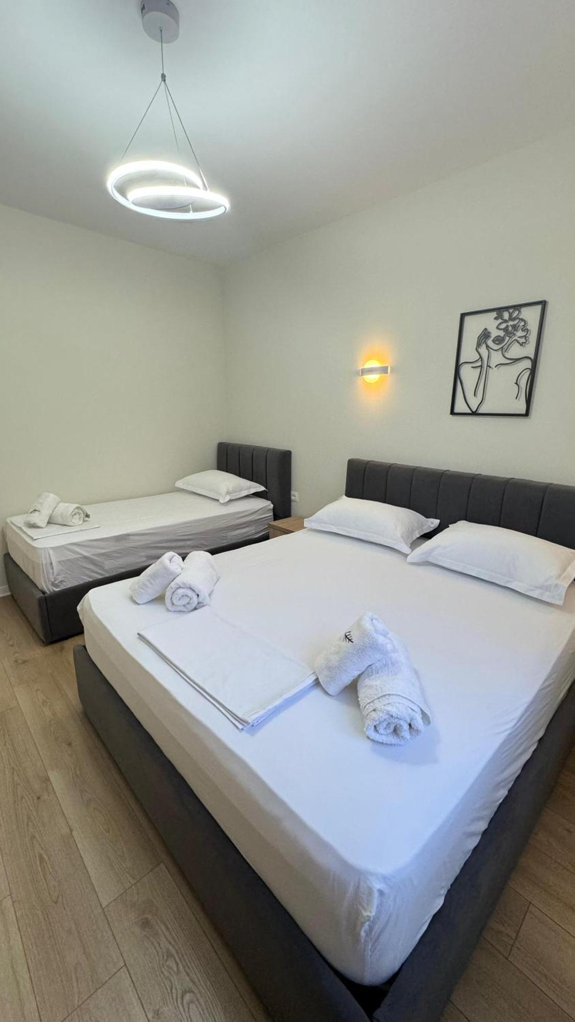 Charming Comfort Apartment Tiranë Ngoại thất bức ảnh
