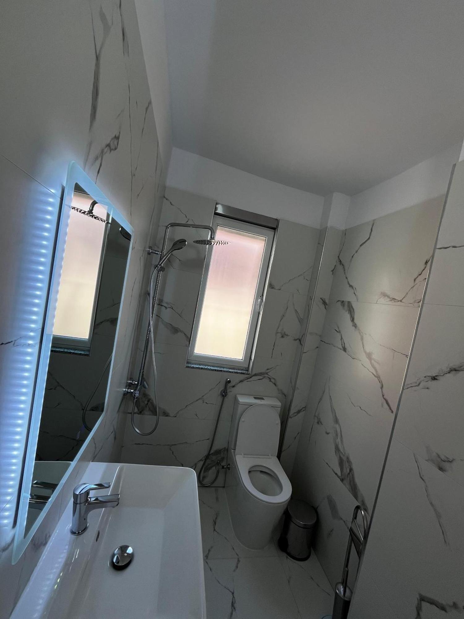 Charming Comfort Apartment Tiranë Ngoại thất bức ảnh