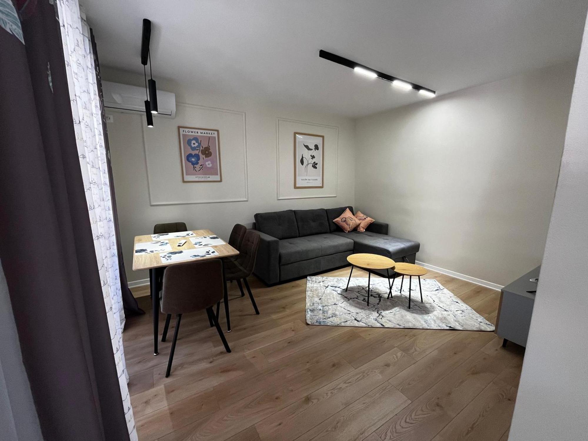 Charming Comfort Apartment Tiranë Ngoại thất bức ảnh