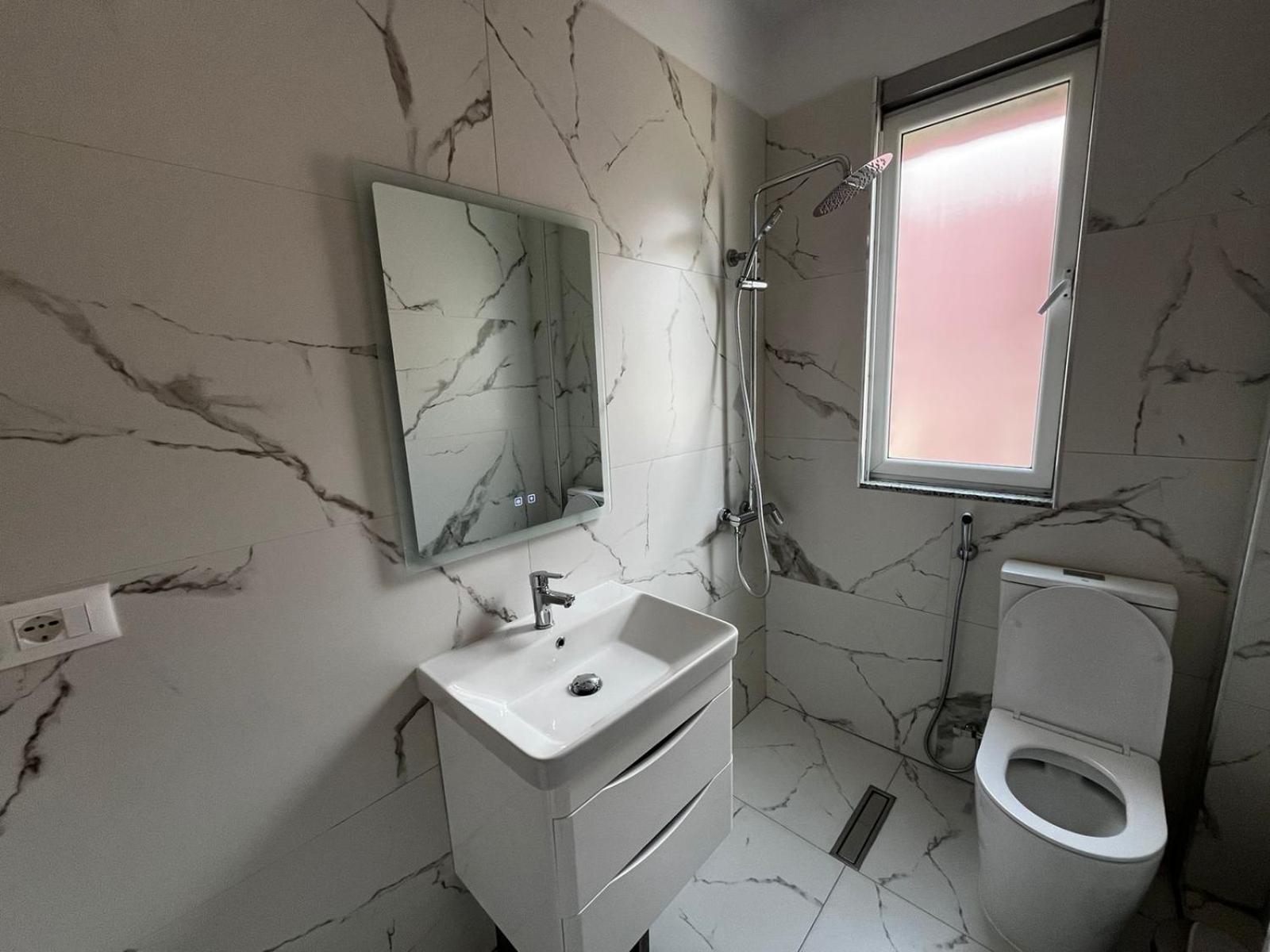 Charming Comfort Apartment Tiranë Ngoại thất bức ảnh